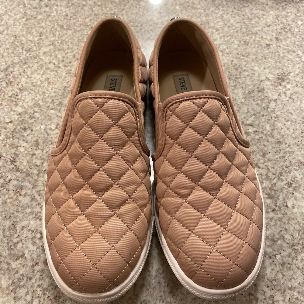 Light Pink Steve Madden “Ecntrcqt” Tennis Shoe